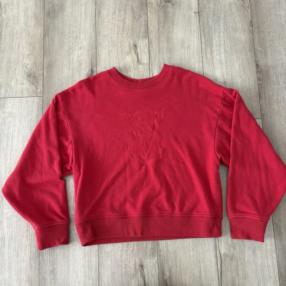 Victoria Secret On Point Women's Red Emblem Crewneck Sweater‎ Logo Size Medium